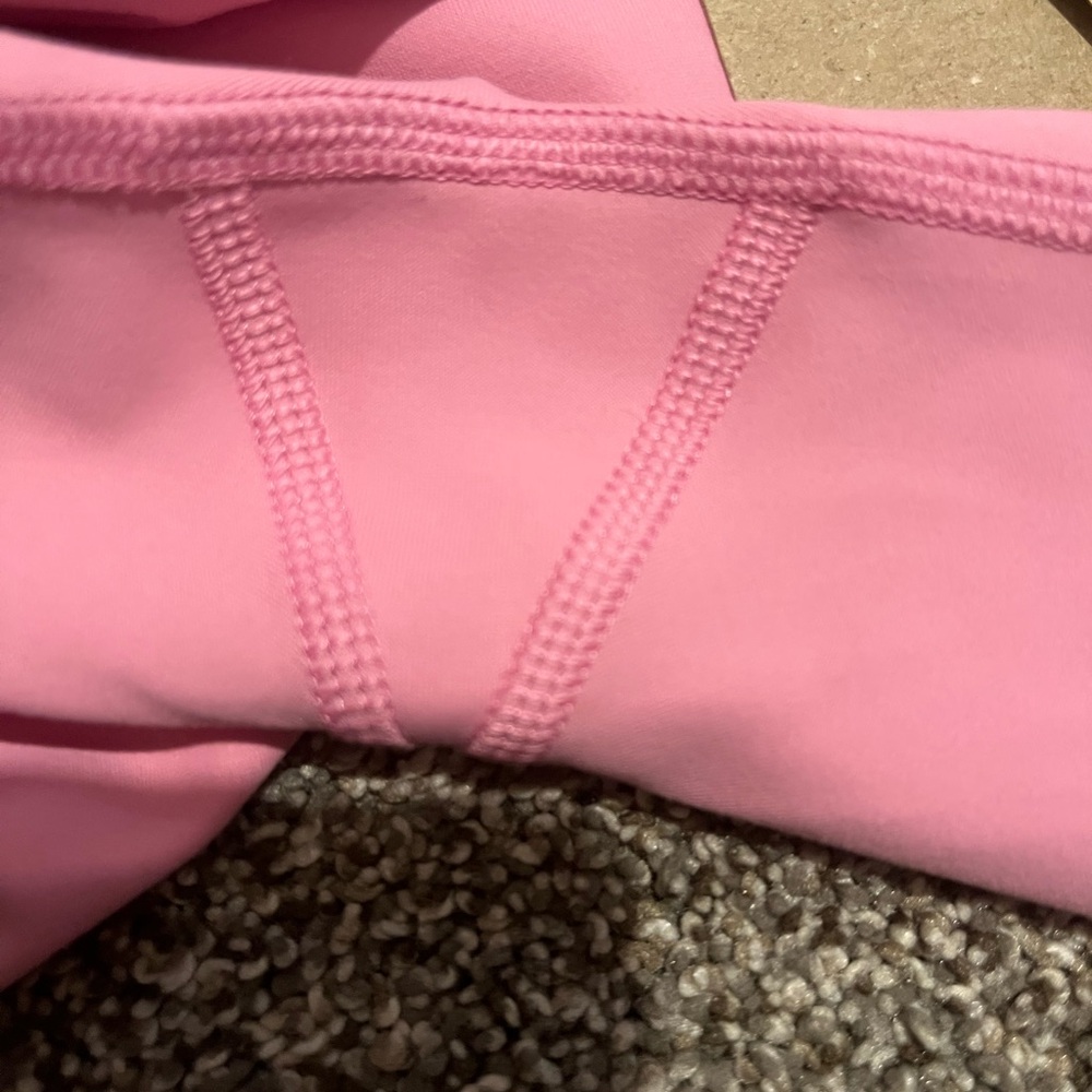 NWT🩷ON RUNNING🤍LONG SLEEVE WORKOUT TOP & LEGGINGS - Picture 11 of 16